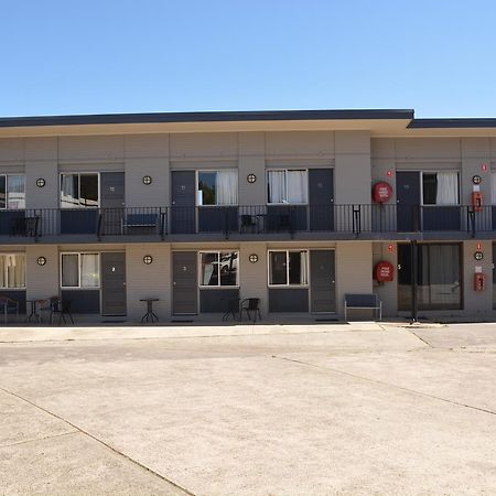 Commercial Hotel Motel Літґоу Екстер'єр фото
