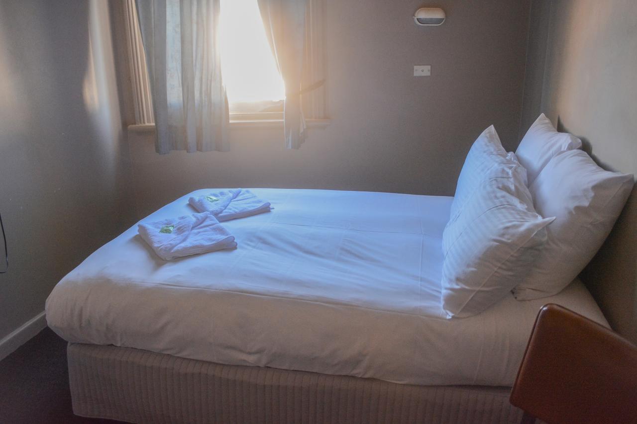 Commercial Hotel Motel Літґоу Екстер'єр фото