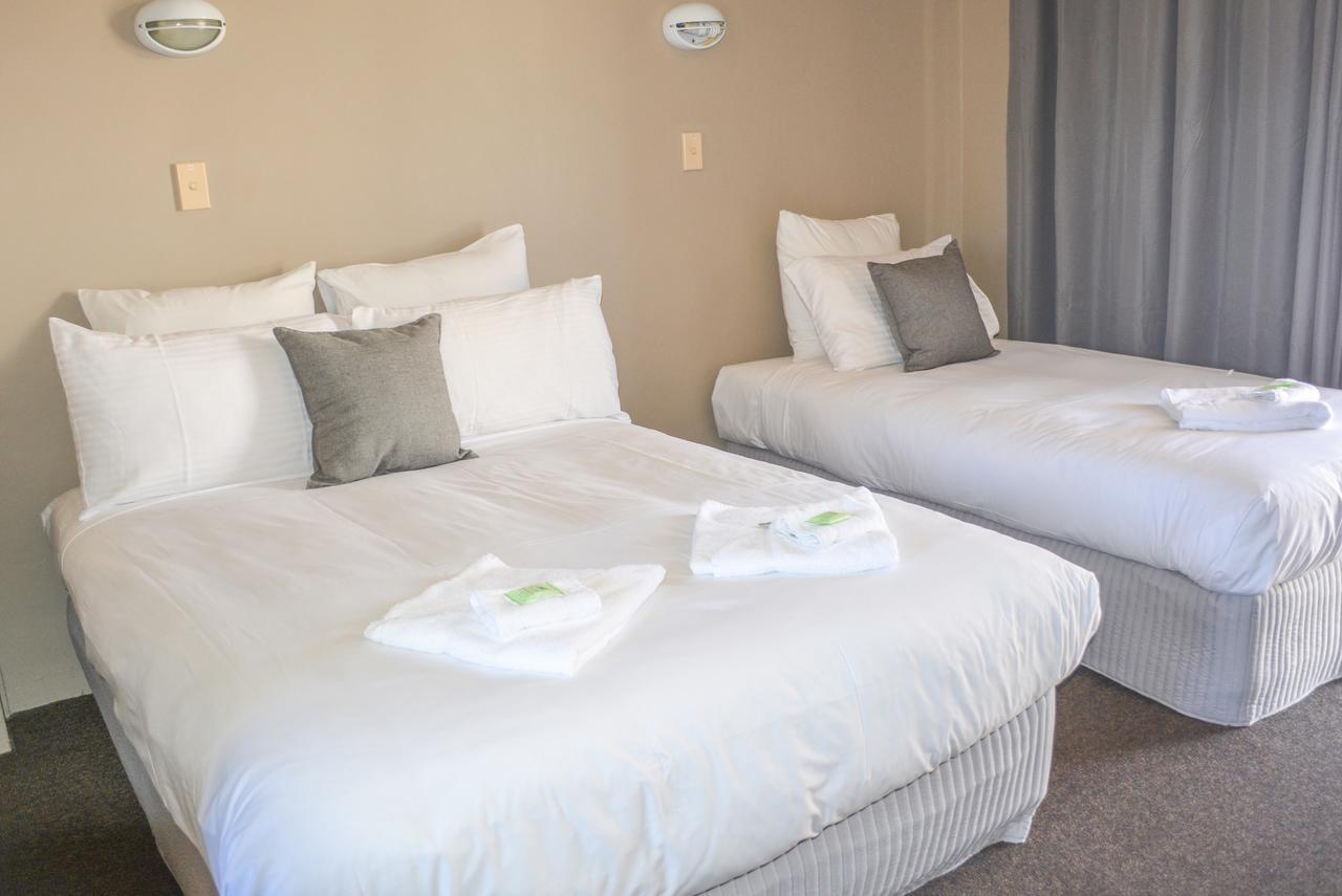 Commercial Hotel Motel Літґоу Екстер'єр фото