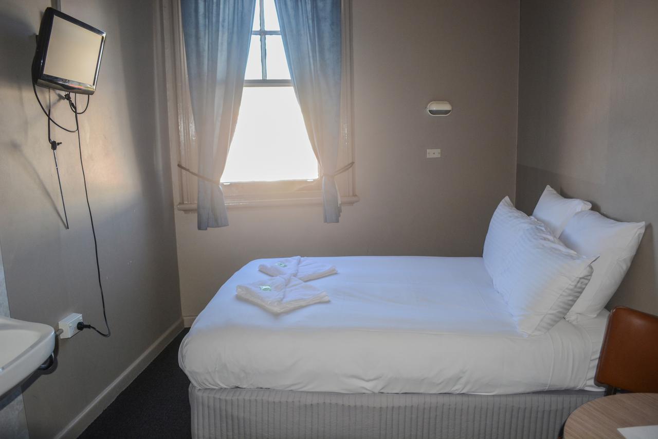 Commercial Hotel Motel Літґоу Екстер'єр фото
