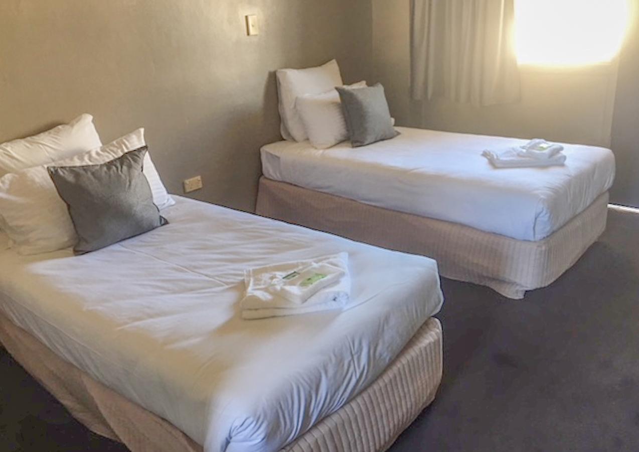 Commercial Hotel Motel Літґоу Екстер'єр фото