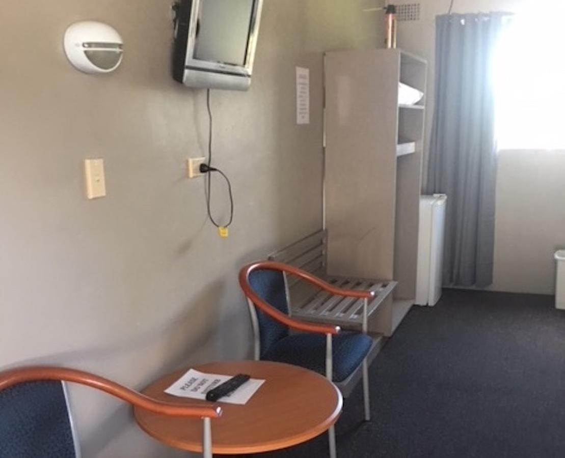 Commercial Hotel Motel Літґоу Екстер'єр фото