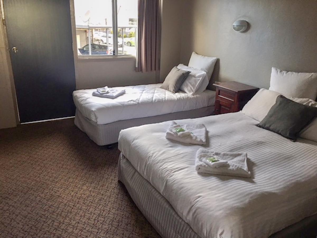 Commercial Hotel Motel Літґоу Екстер'єр фото