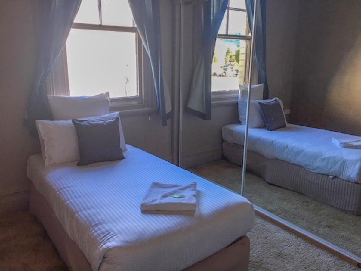 Commercial Hotel Motel Літґоу Екстер'єр фото